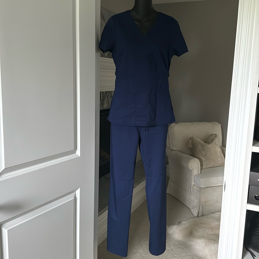 Scrubology Scrubs Medical Uniform Stretch Modern Fit sz XS